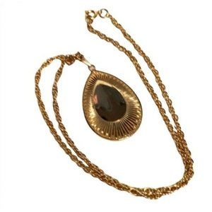 Coro Pegasus Vintage Tear Drop Pendant necklace